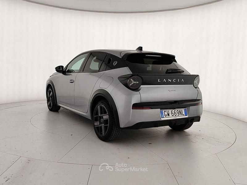 Usado Lancia Ypsilon 110 CV (80 kW) 2024 Utilitario