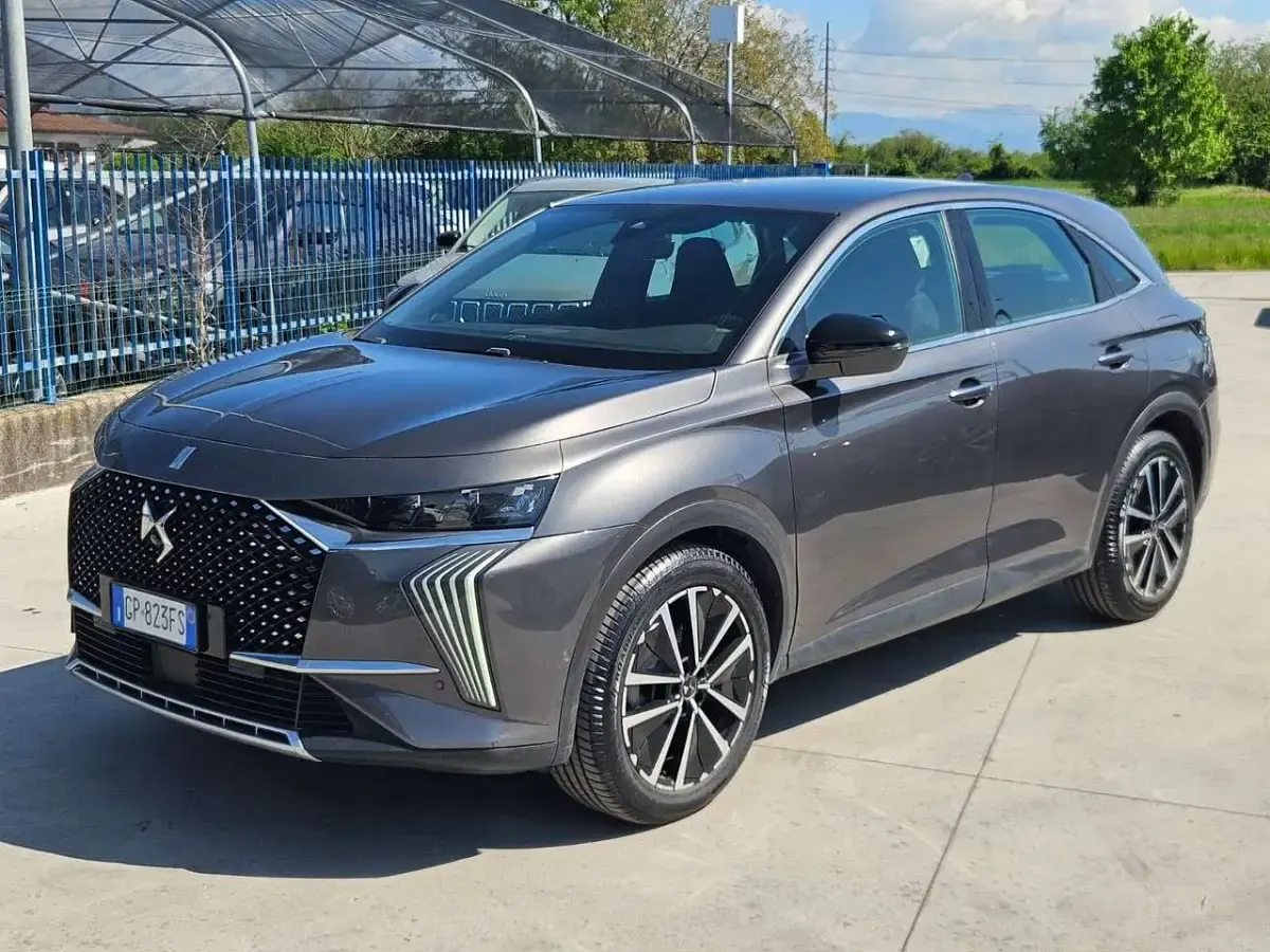 Usata DS Automobiles DS7 Crossback Bastille 181 CV (133 kW) 2023 Grigio SUV