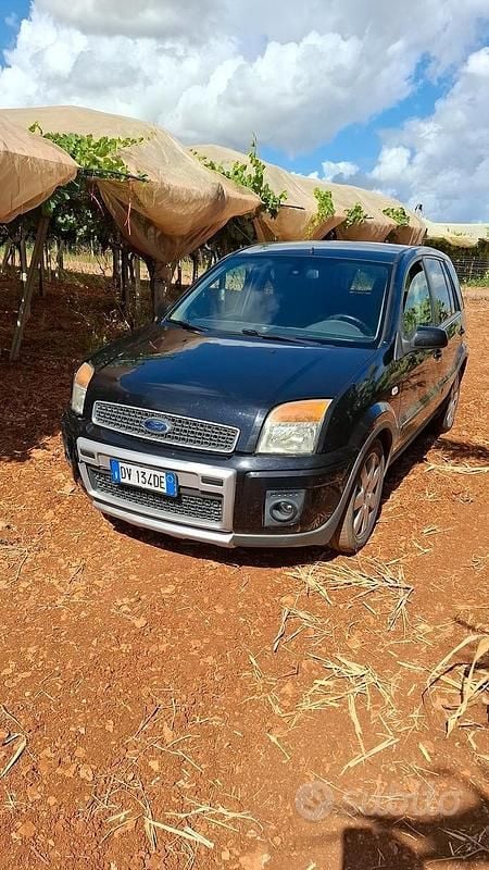 Usata Ford Fusion 68 CV (50 kW) 2009 Nero Utilitaria