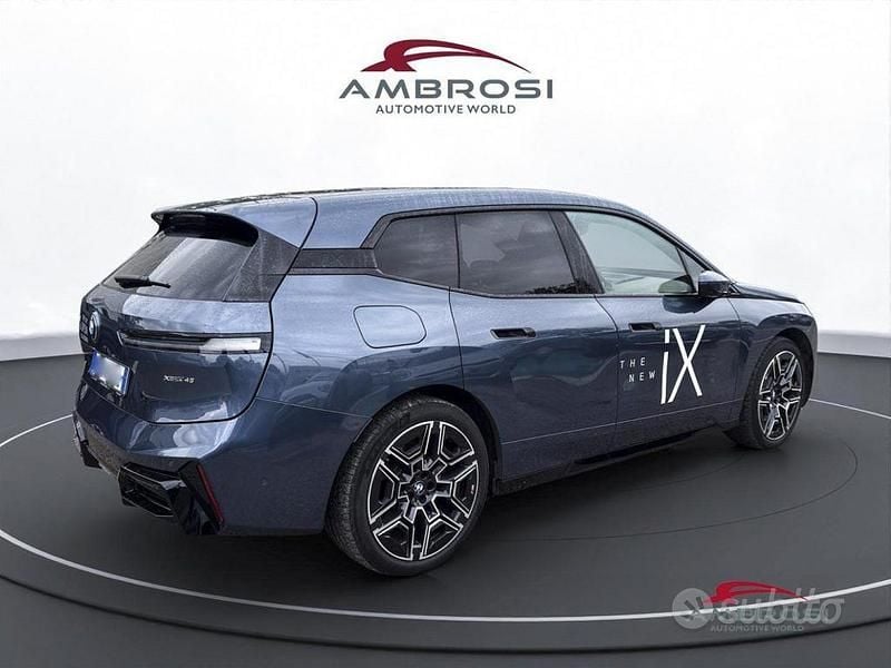 Usado BMW iX Comfort Edition 300 kW (408 HP) 2025 Azul SUV