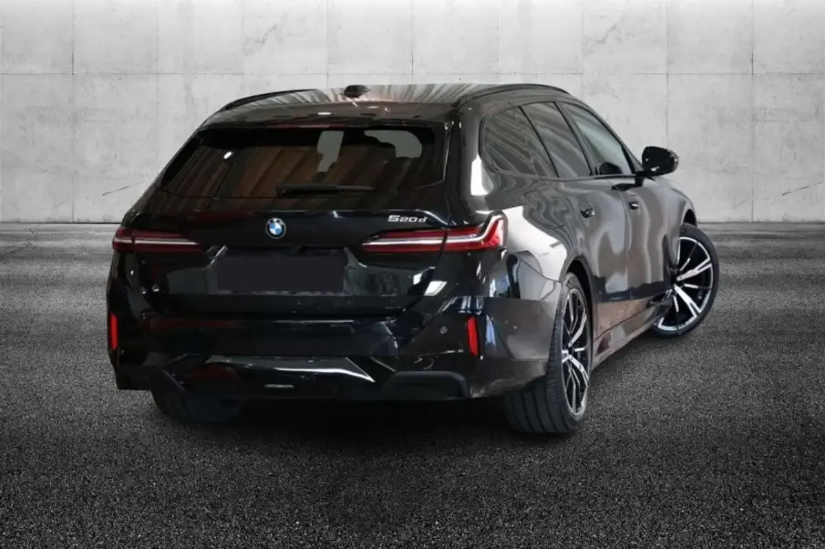 Usata BMW 520 M Sport 197 CV (144 kW) 2025 Nero Berlina
