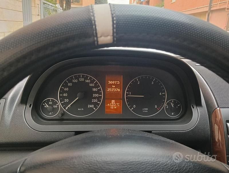 Usata Mercedes A180 Elegance 2008 Grigio Monovolume