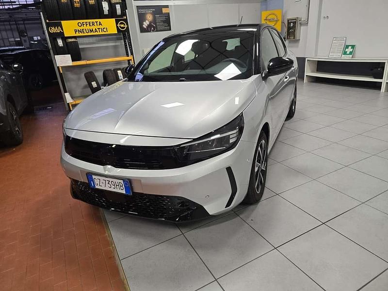 Usata Opel Corsa 101 CV (74 kW) 2025 Argento Utilitaria