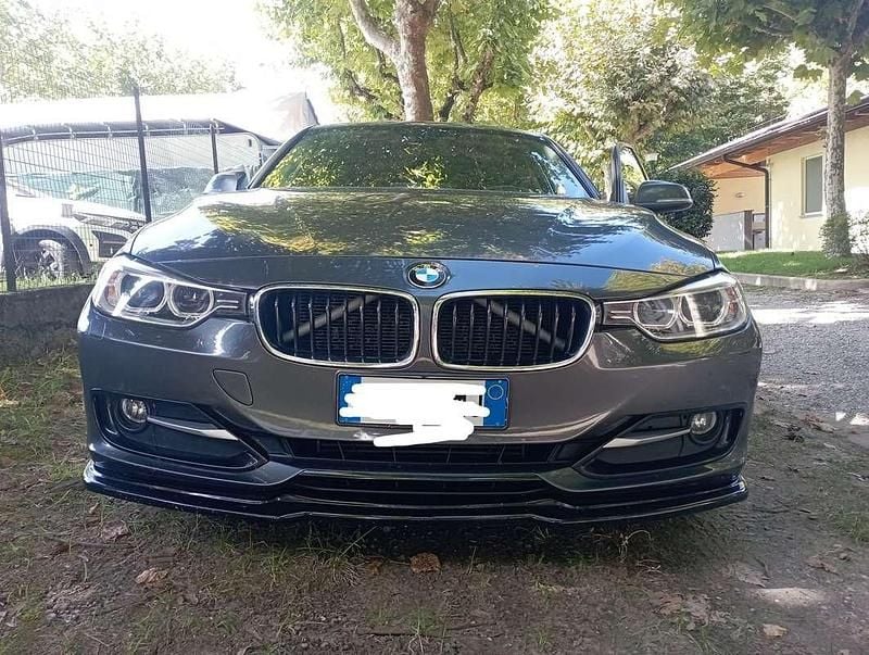 Usata BMW 318 Sport Line 143 CV (105 kW) 2014 Grigio Station wagon
