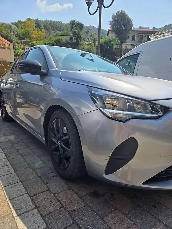 Usata Opel Corsa Edition 101 CV (74 kW) 2020 Argento Utilitaria