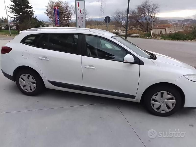 Usata Renault Mégane III 110 CV (80 kW) 2013 Bianco Station wagon