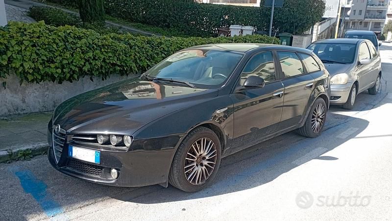 Usata Alfa Romeo 159 Distinctive 150 CV (110 kW) 2008 Nero Station wagon