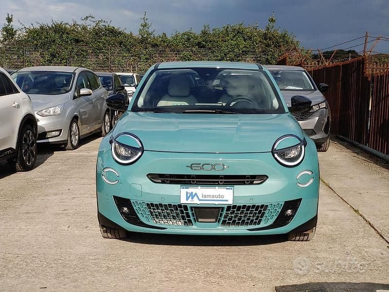 Usata Fiat 600 La Prima 110 CV (80 kW) 2025 Azzurro SUV
