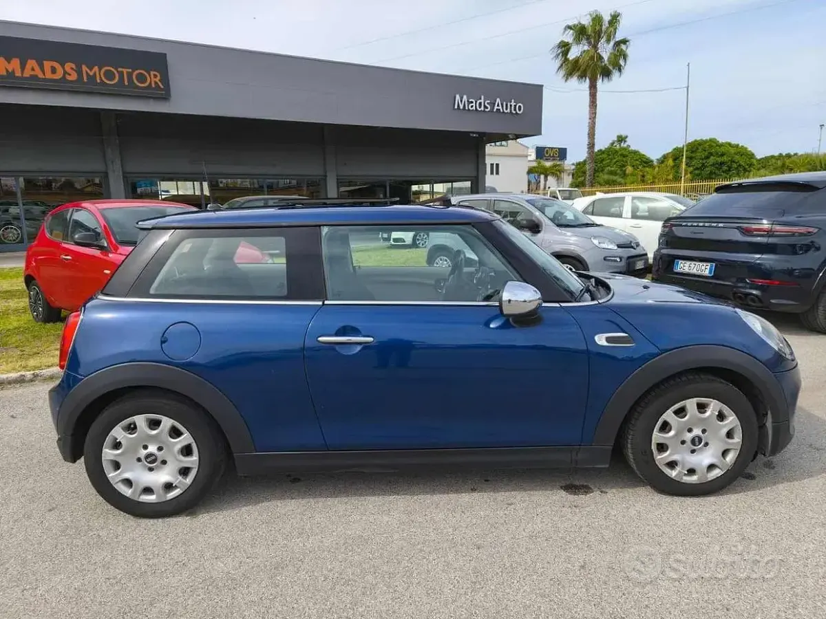 Usata Mini ONE 75 CV (55 kW) 2015 Blu Utilitaria