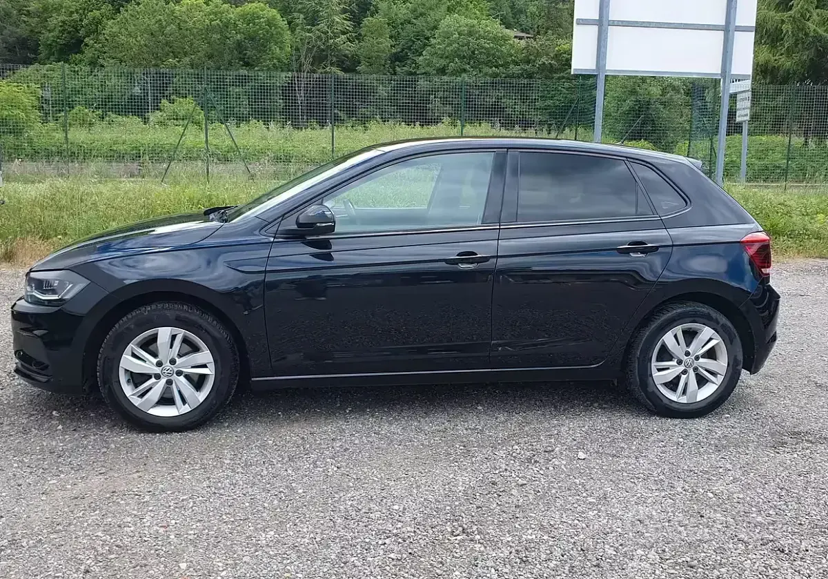 Begagnad VW Polo 95 HK (69 kW) 2019 Svart Halvkombi