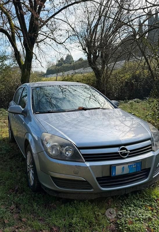 Usata Opel Astra 101 CV (74 kW) 2004 Grigio Utilitaria