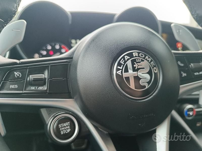 Usata Alfa Romeo Giulia Super 200 CV (147 kW) 2017 Rosso Berlina