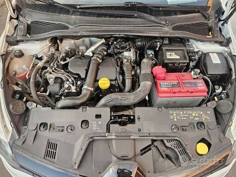 Begagnad Renault Clio IV 90 HK (66 kW) 2017 Vit Halvkombi