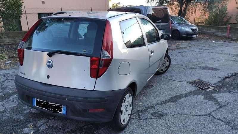 Usata Fiat Punto Dynamic 60 CV (44 kW) 2006 Grigio Berlina