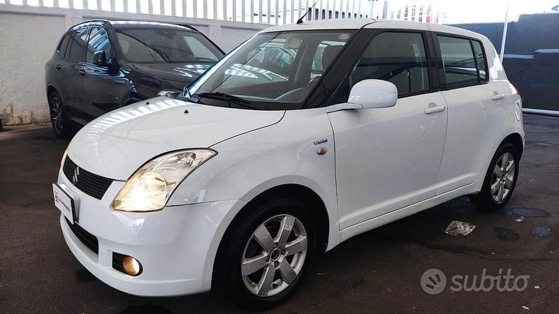 Usata Suzuki Swift 75 CV (55 kW) 2009 Bianco Utilitaria