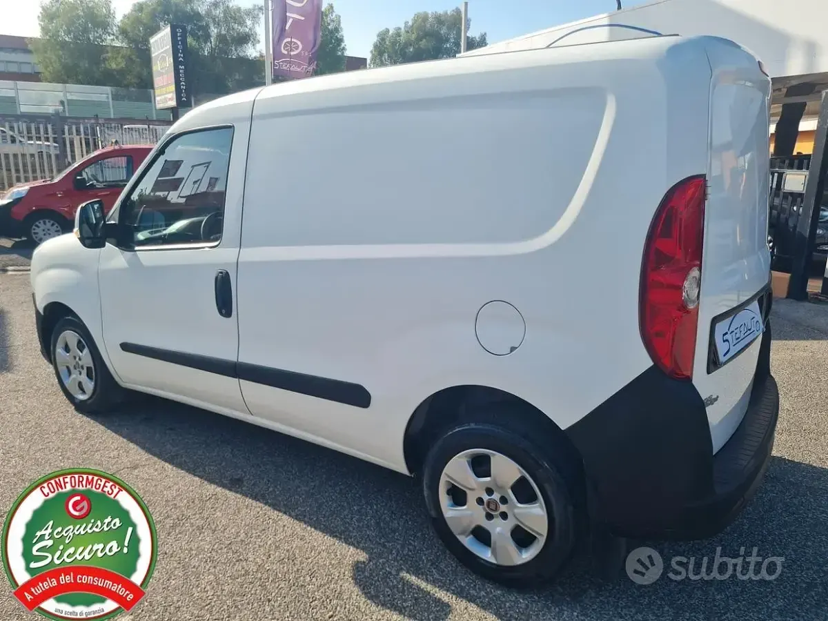 Usata Fiat Doblò 105 CV (77 kW) 2015 Bianco Monovolume
