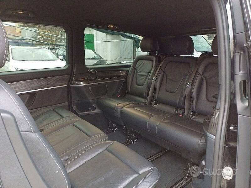 Usata Mercedes V300 Premium 239 CV (175 kW) 2022 Nero Monovolume