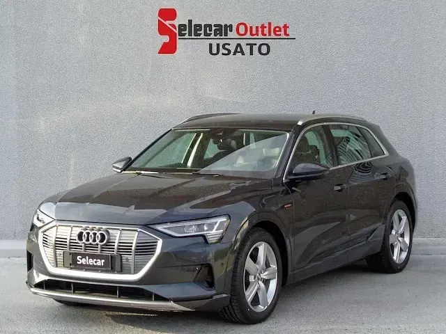 Usata Audi e-tron Business 230 kW (313 CV) 2020 Grigio manhattan metallizzato SUV