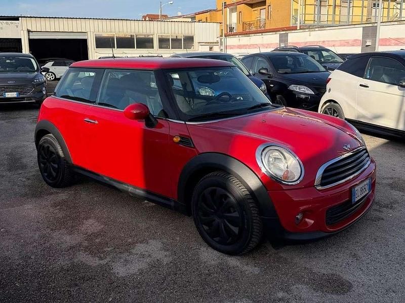 Usata Mini ONE 75 CV (55 kW) 2011 Rosso Utilitaria
