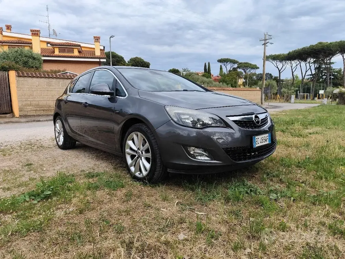 Usata Opel Astra Cosmo 160 CV (117 kW) 2010 Berlina