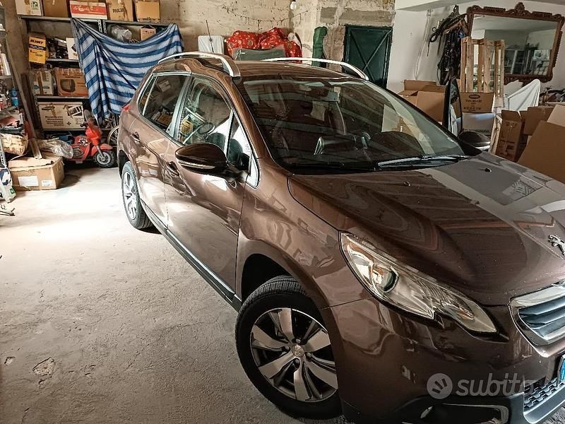 Usata Peugeot 2008 92 CV (67 kW) 2014 Marrone SUV