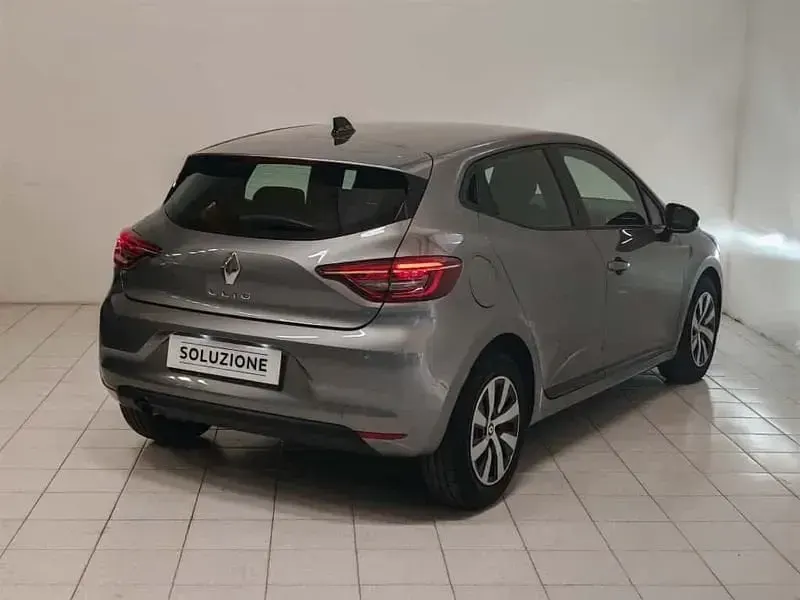 Usata Renault Clio Equilibre 91 CV (66 kW) 2023 Grigio Utilitaria