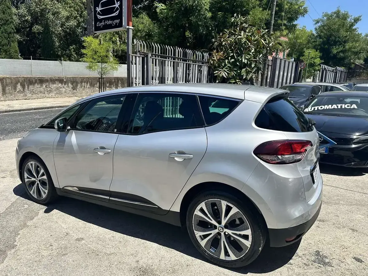 Usata Renault Scénic IV Intens 110 CV (80 kW) 2019 Argento Monovolume