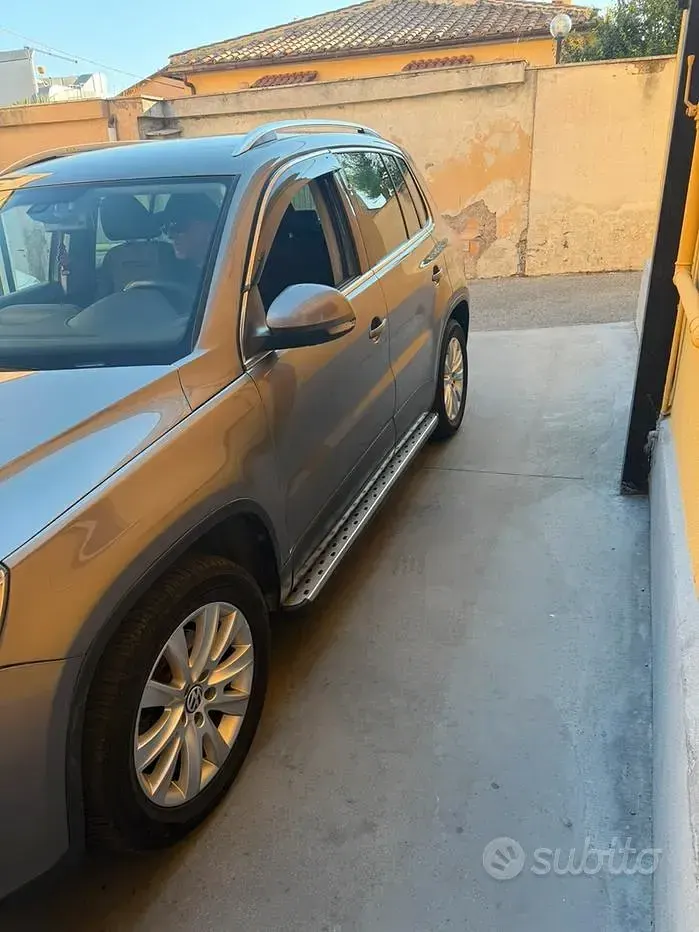 Usata VW Tiguan 140 CV (102 kW) 2009 Grigio SUV
