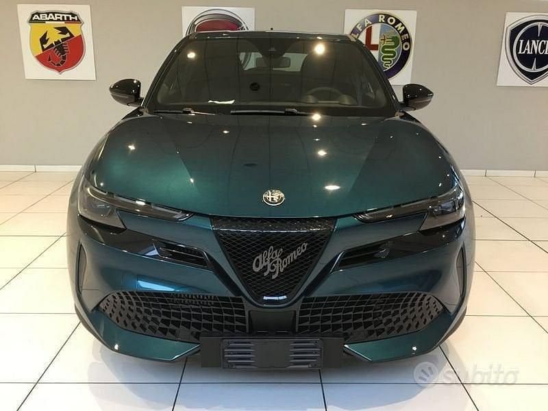 Usata Alfa Romeo Junior 114 kW (156 CV) 2025 Blu SUV