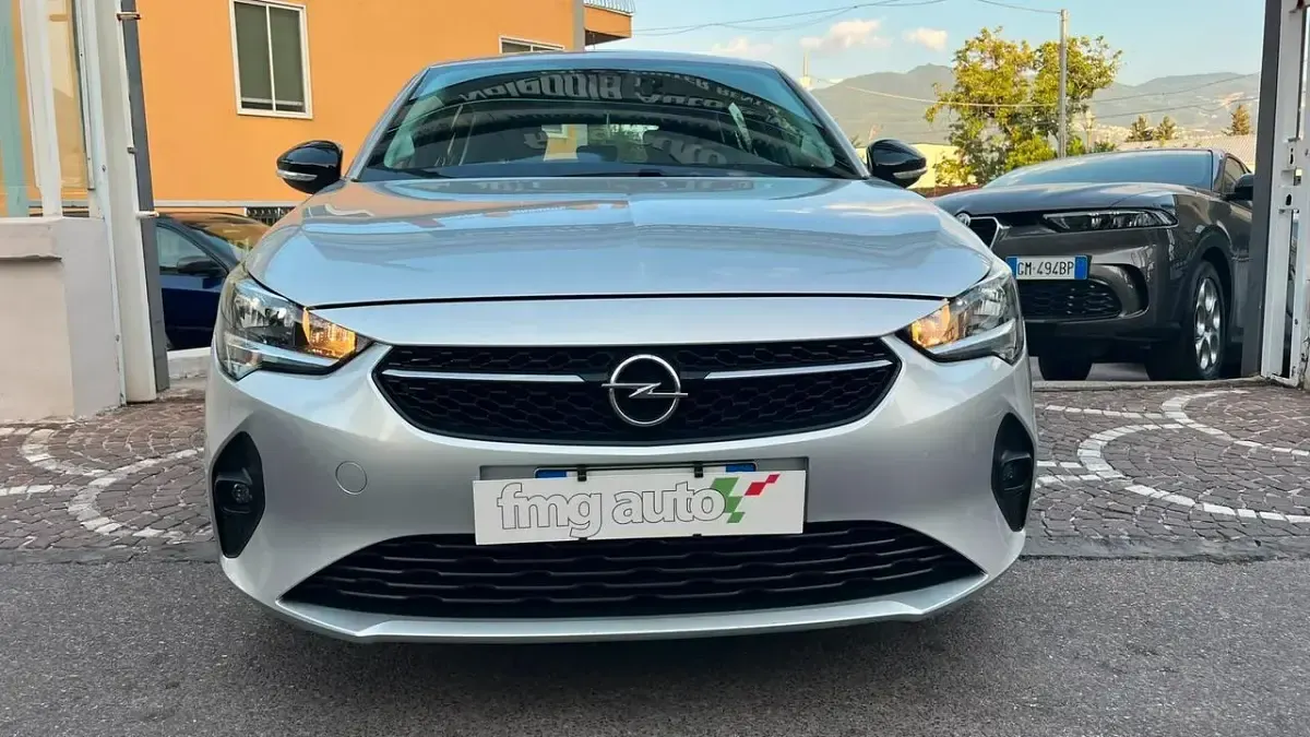 Usata Opel Corsa Edition 102 CV (75 kW) 2022 Argento Utilitaria