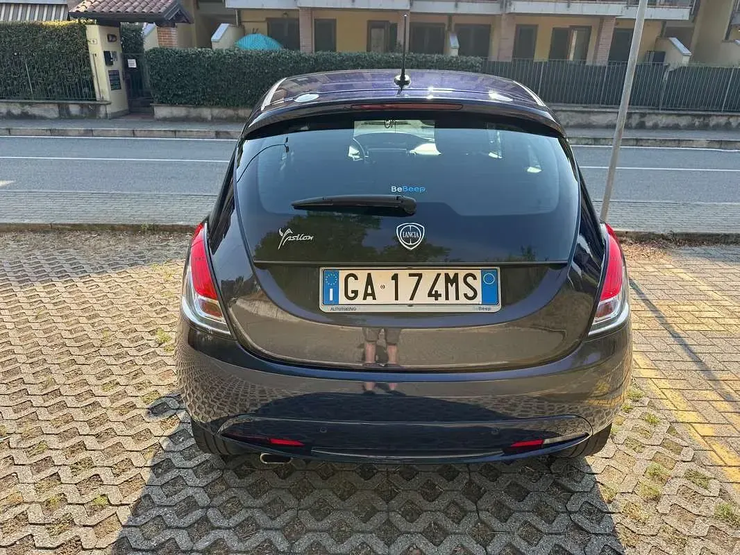 Usata Lancia Ypsilon 69 CV (50 kW) 2020 Blu/azzurro Utilitaria