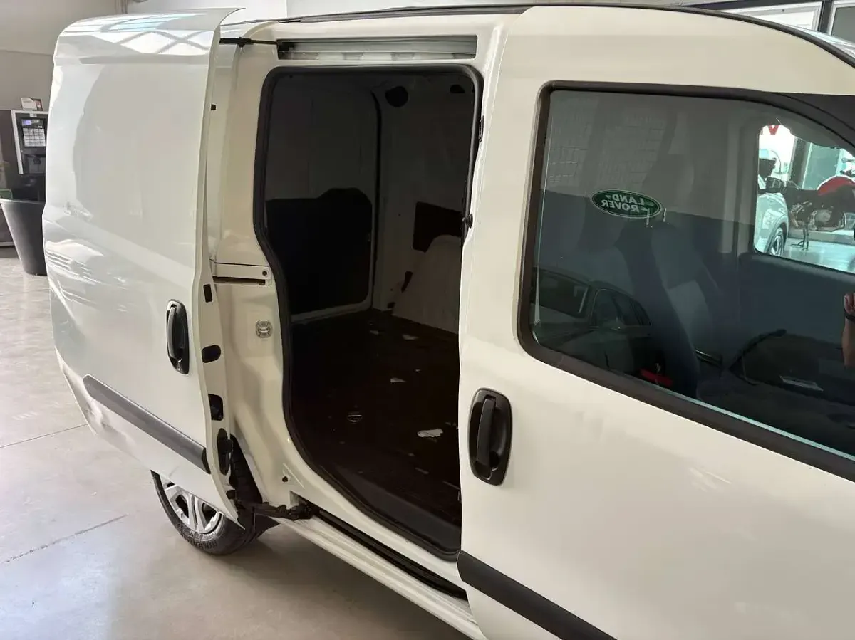 Usata Fiat Doblò Lounge 105 CV (77 kW) 2022 Bianco Monovolume