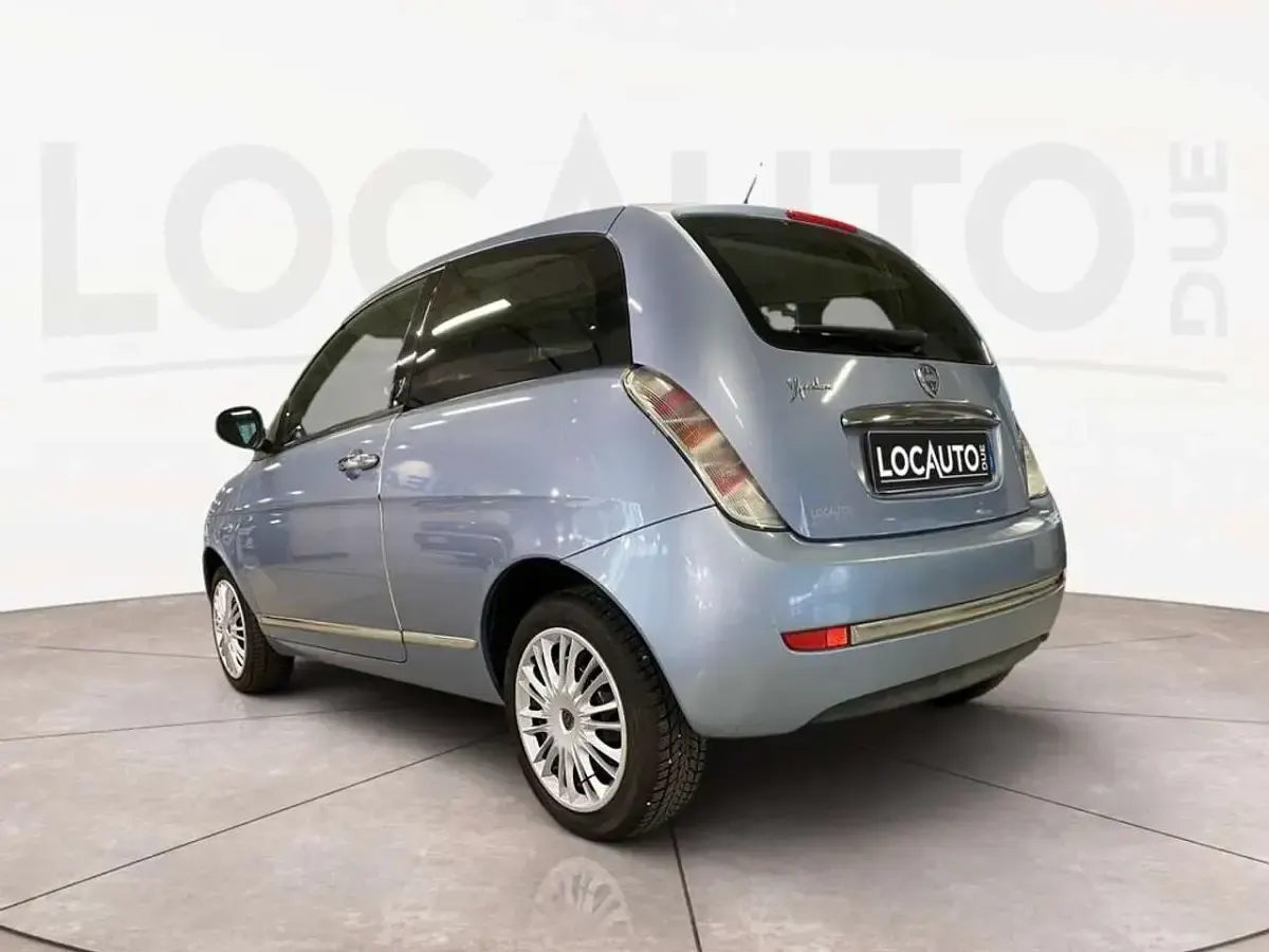 Usata Lancia Ypsilon 69 CV (50 kW) 2011 Azzurro Utilitaria