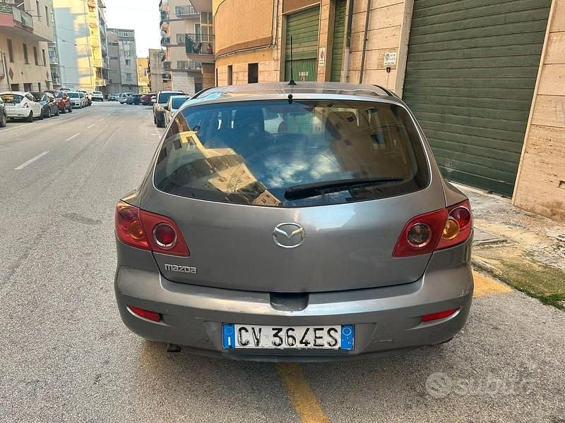 Begagnad Mazda 3 109 HK (80 kW) 2005 Grå Sedan