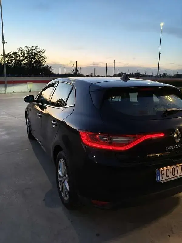 Usata Renault Mégane LIMITED 110 CV (80 kW) 2016 Berlina