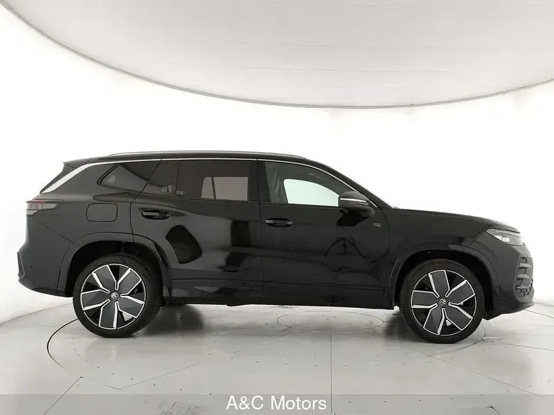 Nuova VW Tayron R-line 204 CV (150 kW) 2026 Nero SUV