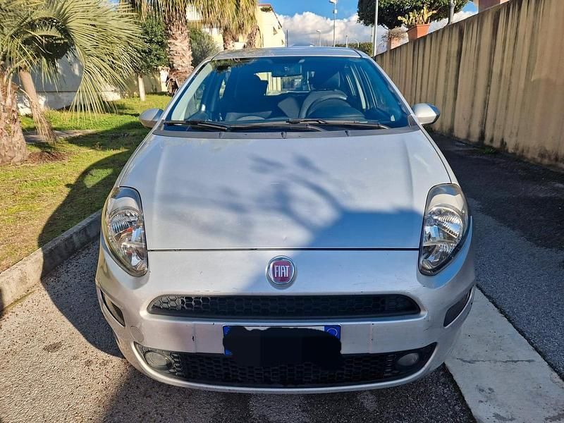Usata Fiat Punto Street 85 CV (62 kW) 2014 Argento Utilitaria