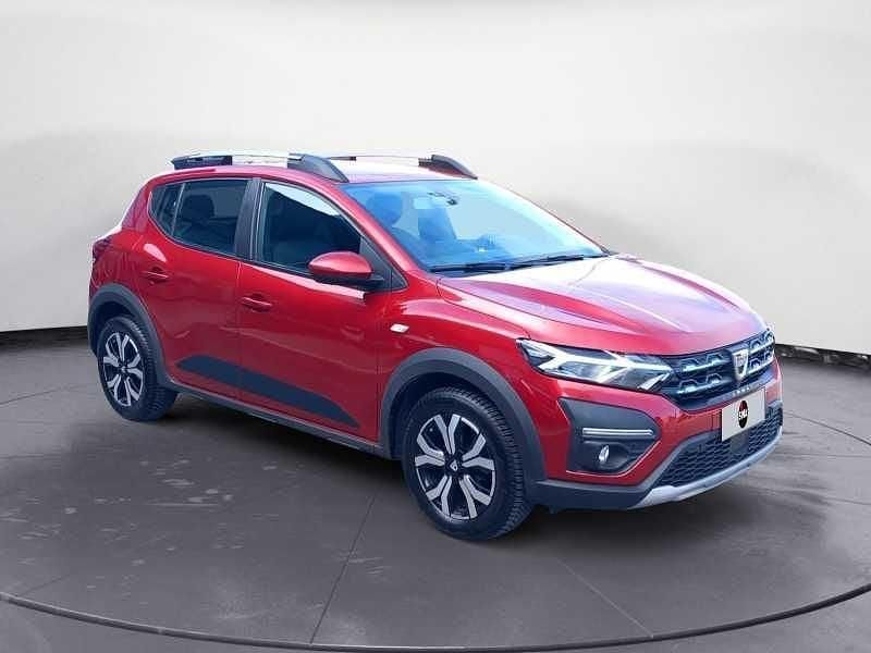 Usata Dacia Sandero Comfort 91 CV (66 kW) 2021 Rosso Utilitaria