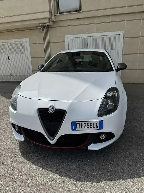 Usata Alfa Romeo Giulietta Super 120 CV (88 kW) 2017 Utilitaria