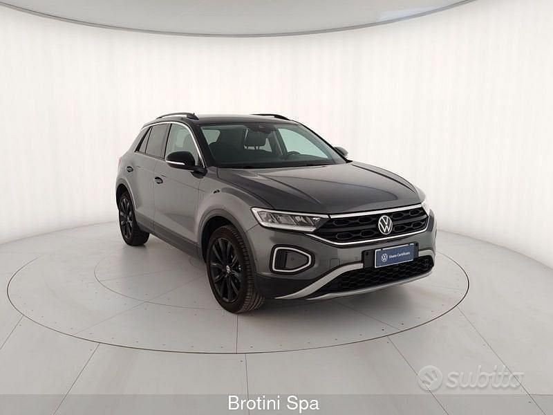 Usata VW T-Roc Sport 116 CV (85 kW) 2024 Grigio SUV