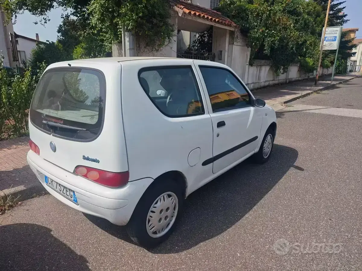 Usata Fiat 600 54 CV (39 kW) 2005 Bianco Utilitaria