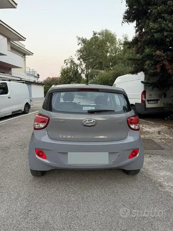 Usata Hyundai i10 66 CV (48 kW) 2014 Grigio Utilitaria