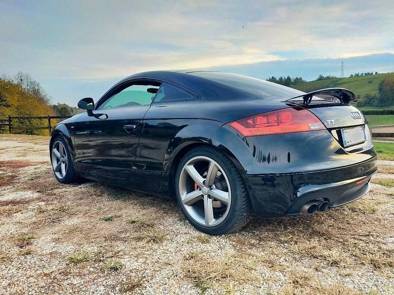 Begagnad Audi TT Advanced 250 HK (183 kW) 2011 Svart Sportkupé