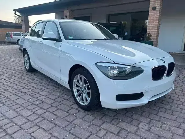 Usata BMW 116 Sport Line 136 CV (100 kW) 2014 Bianco Utilitaria