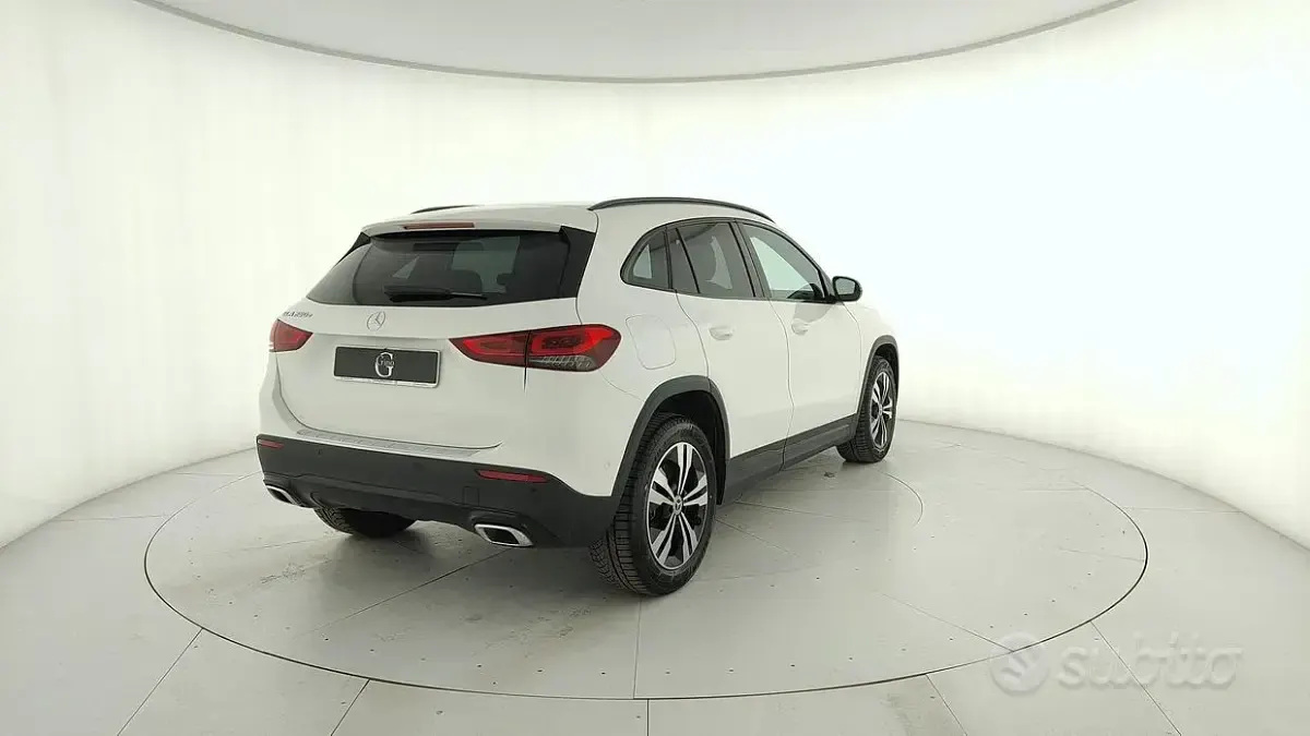 Brugt Mercedes GLA250 160 HK (117 kW) 2023 Hvid SUV