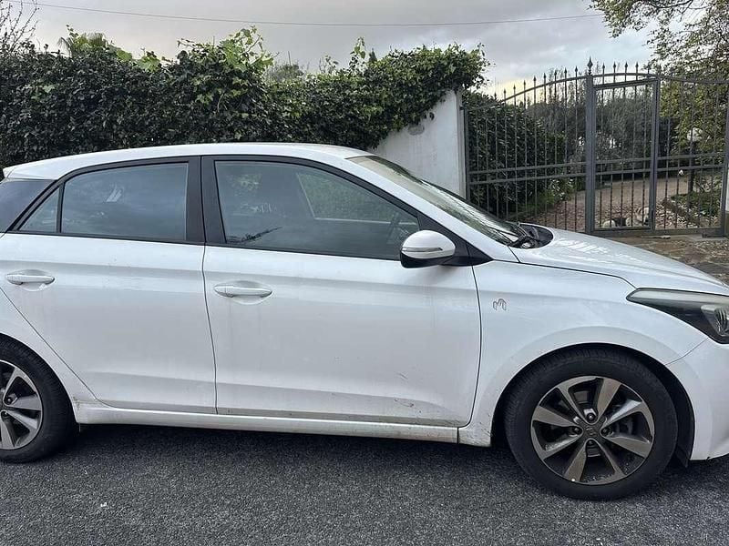 Usado Hyundai i20 Edition 75 HP (55 kW) 2015 Citadino