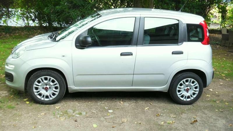 Argento Usata 2019 Fiat Panda Lounge Due volumi | 8400 € (Buon prezzo) - Immagine 1/2