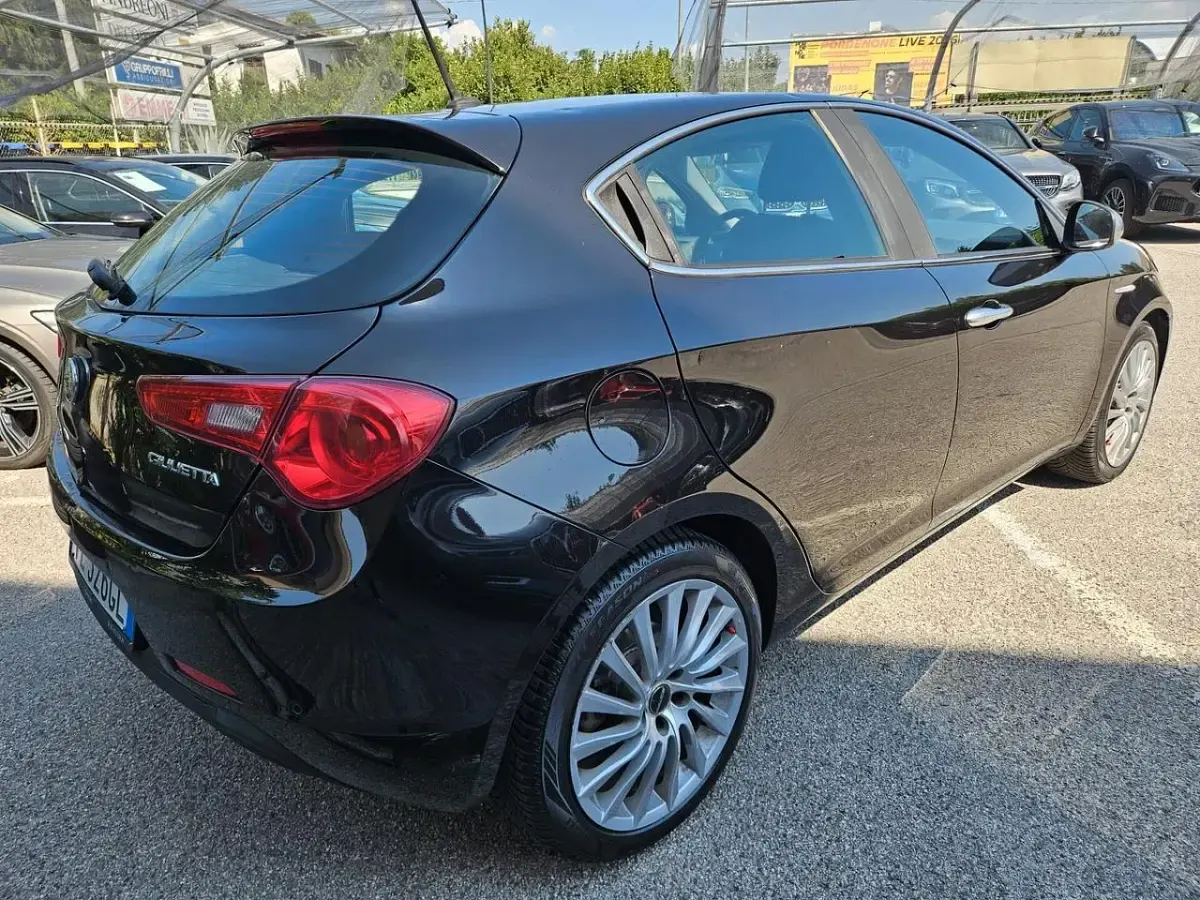 Usata Alfa Romeo Giulietta 120 CV (88 kW) 2016 Nero Utilitaria