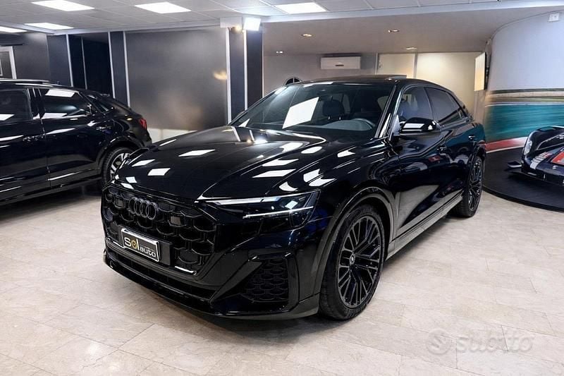 Usata Audi Q8 S-Line 286 CV (210 kW) 2024 0e0e  nero mito metallizzato SUV