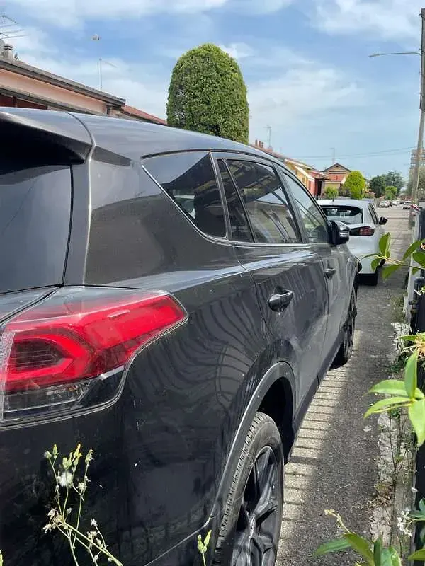 Usata Toyota RAV4 Hybrid Business Edition 155 CV (114 kW) 2018 SUV